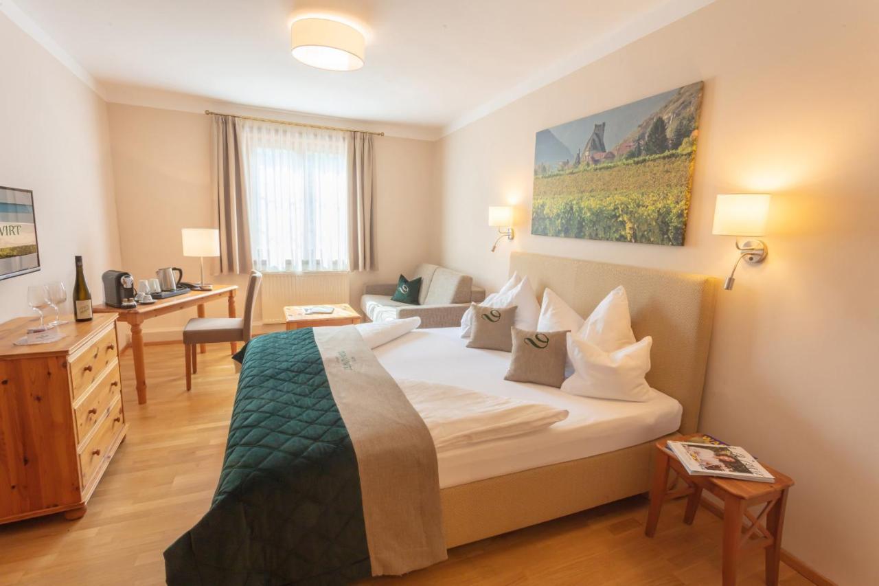 Donauwirt - Hotel Garni ヴァイセンキルヒェン・イン・デア・ヴァッハウ エクステリア 写真