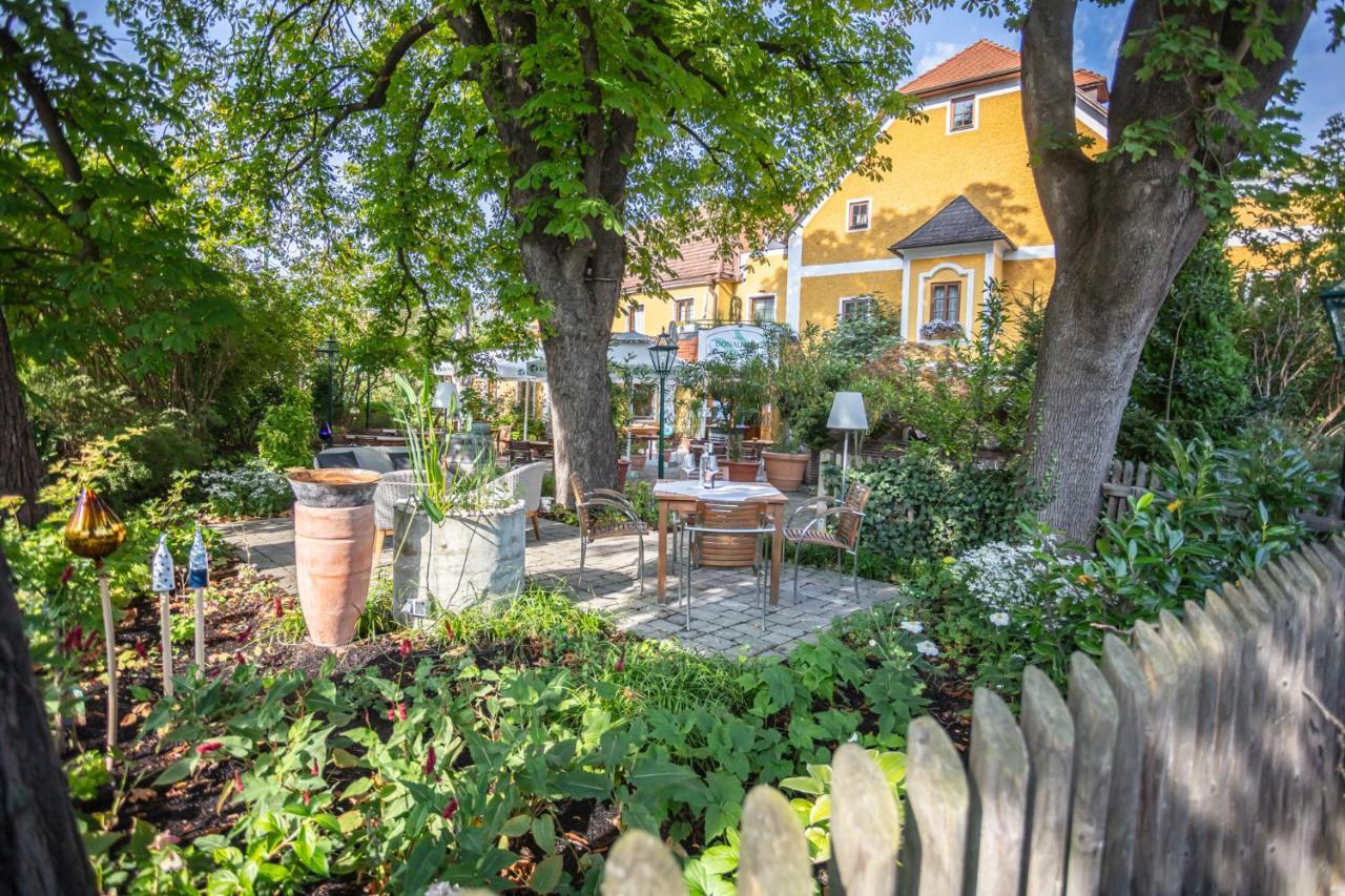 Donauwirt - Hotel Garni ヴァイセンキルヒェン・イン・デア・ヴァッハウ エクステリア 写真