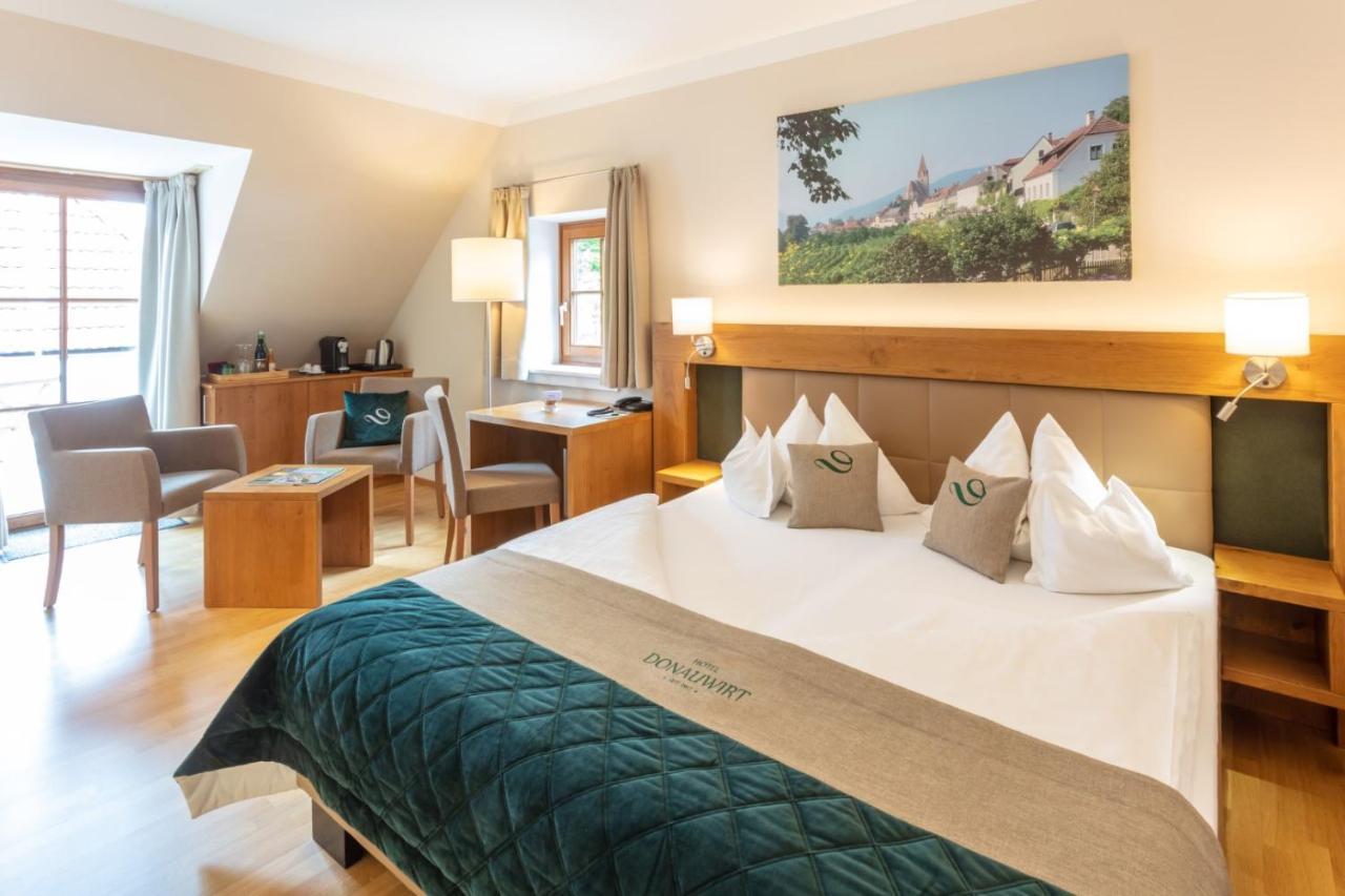 Donauwirt - Hotel Garni ヴァイセンキルヒェン・イン・デア・ヴァッハウ エクステリア 写真